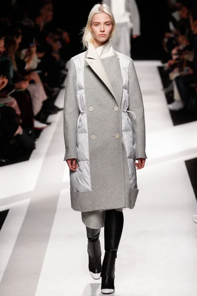 Look 14